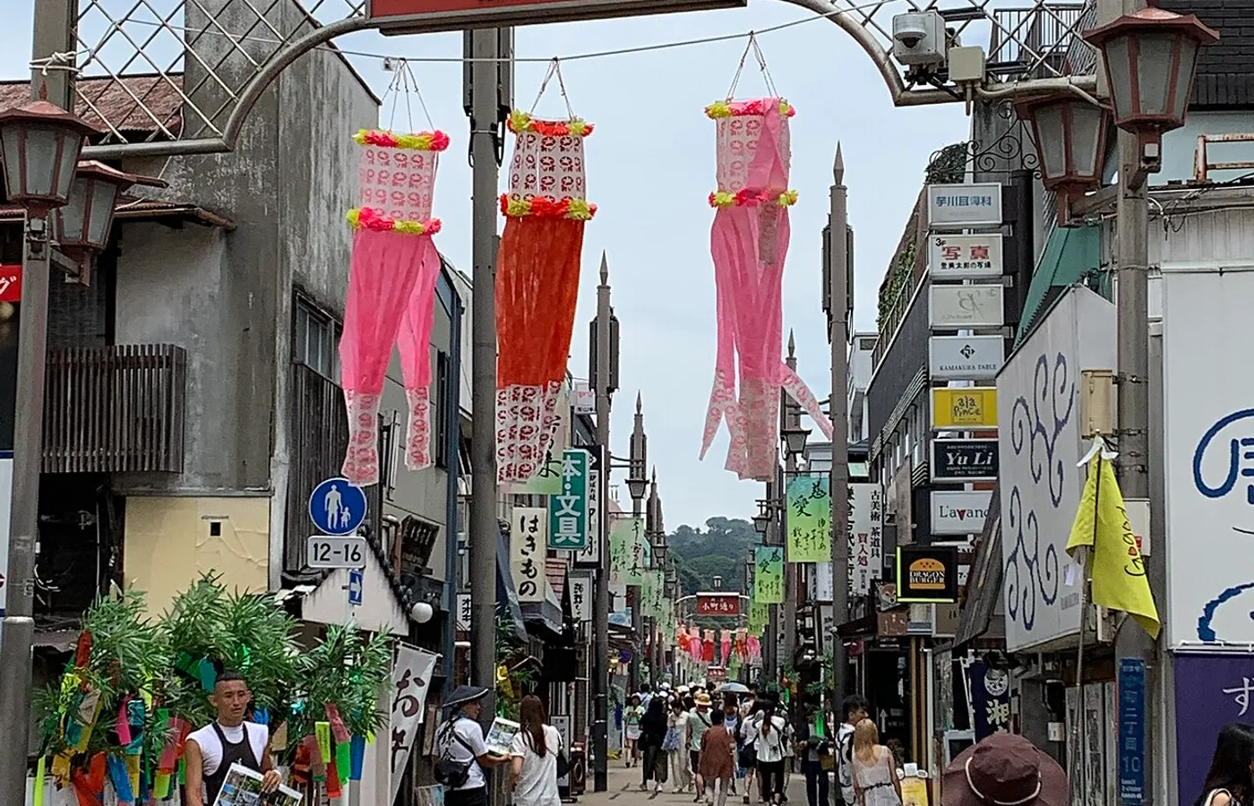 鎌倉駅近くの小町通り